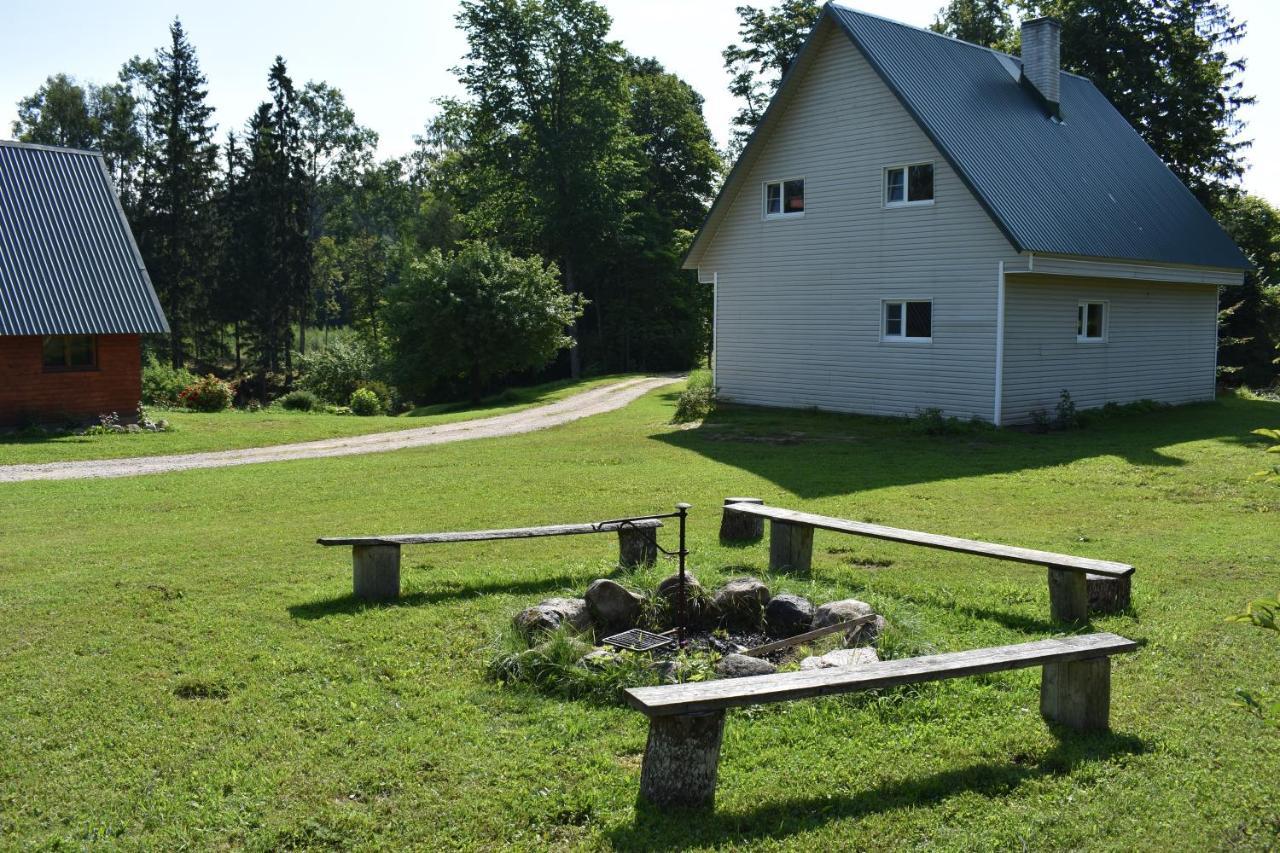 Joeniidu Holiday House Trolla Екстериор снимка